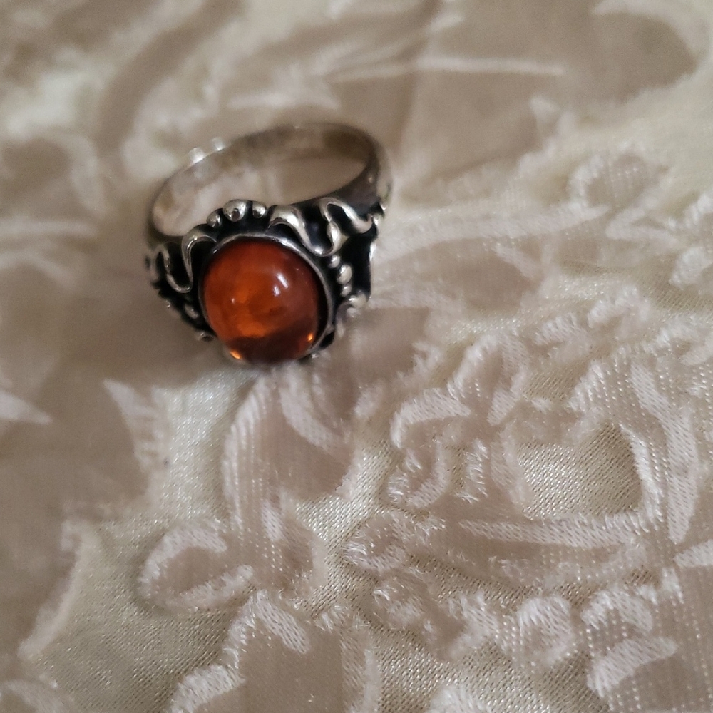 🌻VINTAGE, Sterling Silver Ring With Amber Stone, Size 8